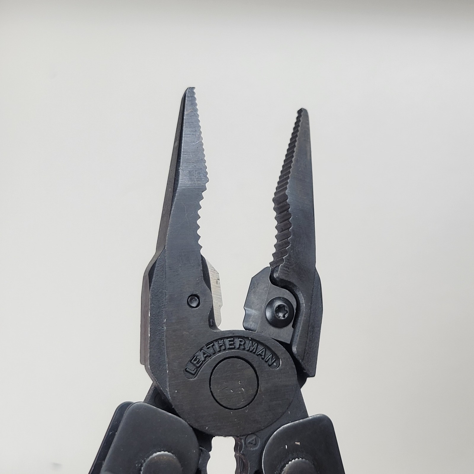 Leatherman Super Tool 300 Black Oxide Multi Tool Pliers Heavy Duty