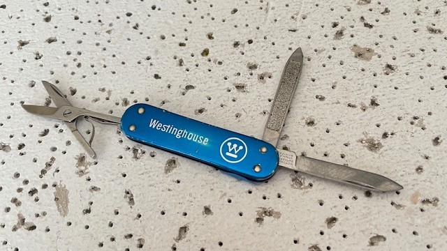 Vintage Victorinox Swiss Army Knife Westinghouse Classic SD Alox Blue Multi Tool