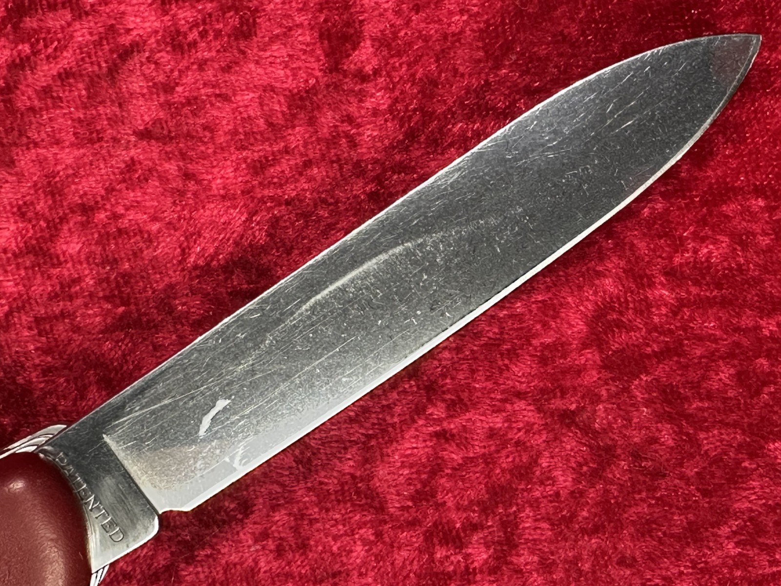 Victorinox Atlas Red Large Swiss Army Knife 111mm 11 Tool 4 Layer (671)