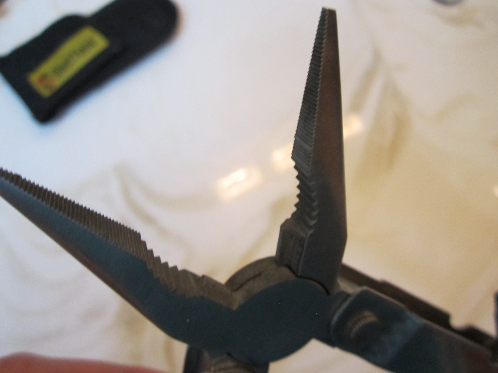 Sheffield Large 4 1/2″ close Multi Tool Needle Nose Pliers Blade and Nylon Pouch