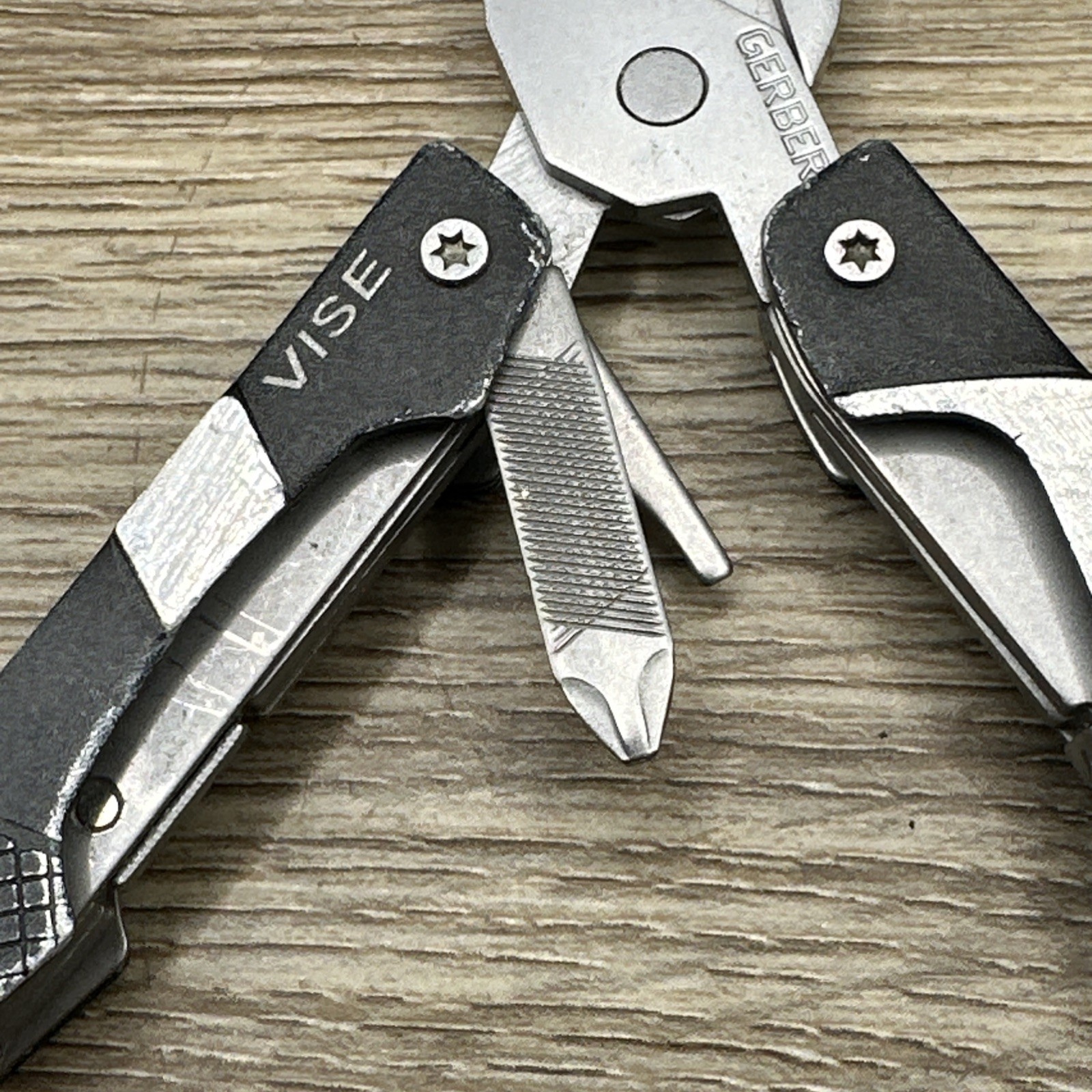 Gerber Vise Multi Tool Multitool Knife Pliers Folding EDC Tool