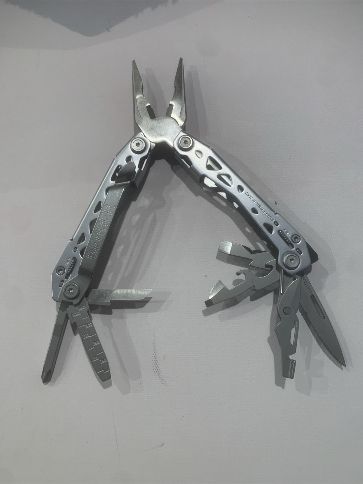 Gerber Suspension NXT 15-in-1 Multi-Tool with Pocket Clip in Excellent Condition