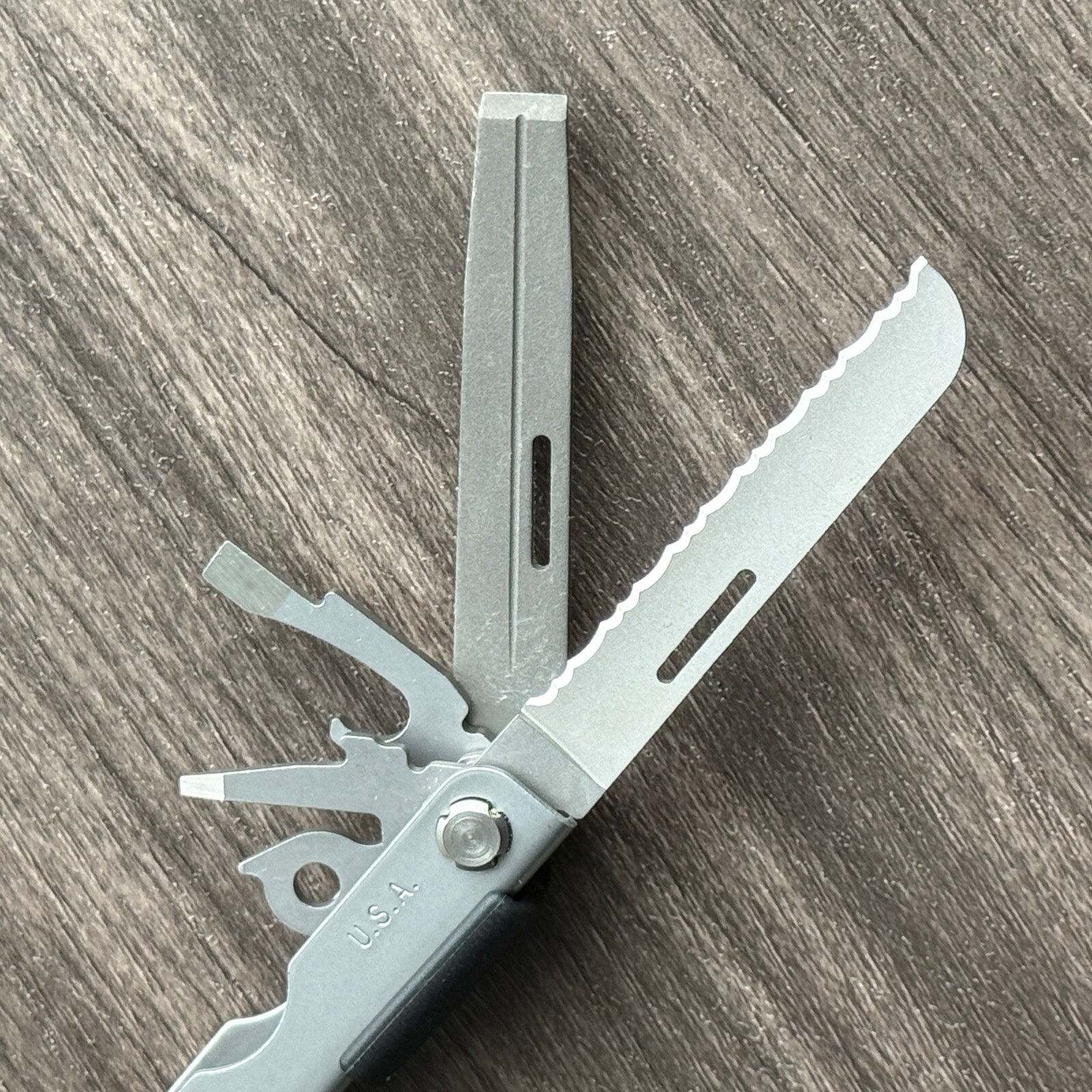 Gerber Fisherman Multi Plier MP600 Gerber Fish Fisherman with Extra Long Pliers