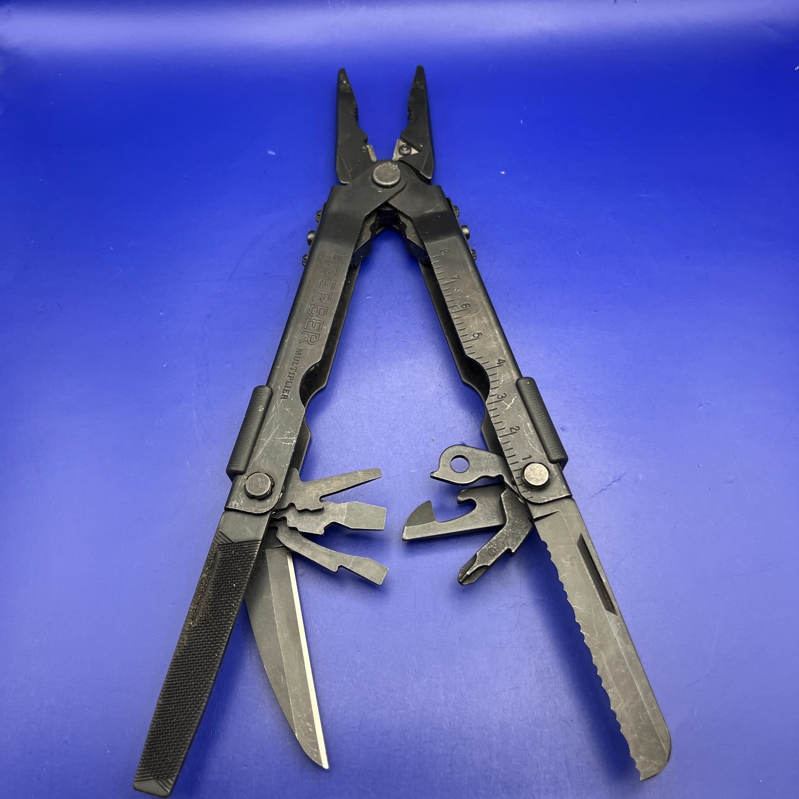 Gerber MP600 Black Oxide Multi-Tool Needle Nose Pliers Carbide Cutters
