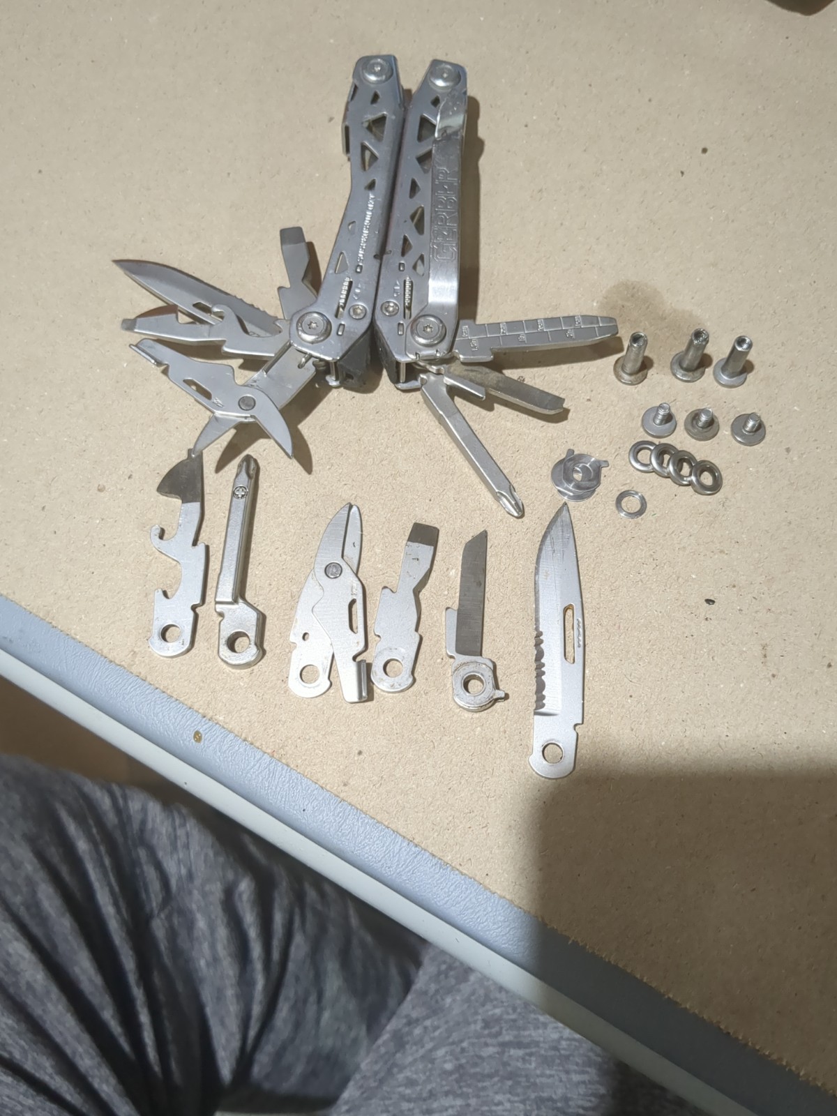 Gerber Gear Suspension-NXT 15-in-1 EDC Multi tool with Pocket Knife, Needle Nose