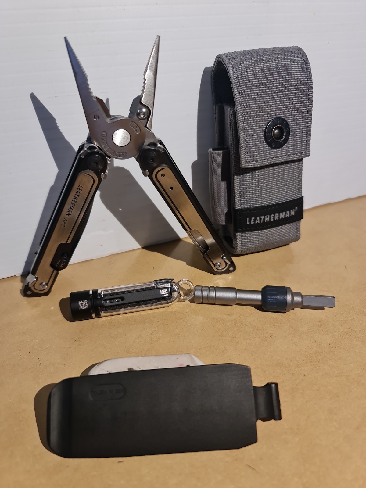 Leatherman ARC Multi Tool MagnaCut Blade With Ratchet / Bit Kit / Led Torch