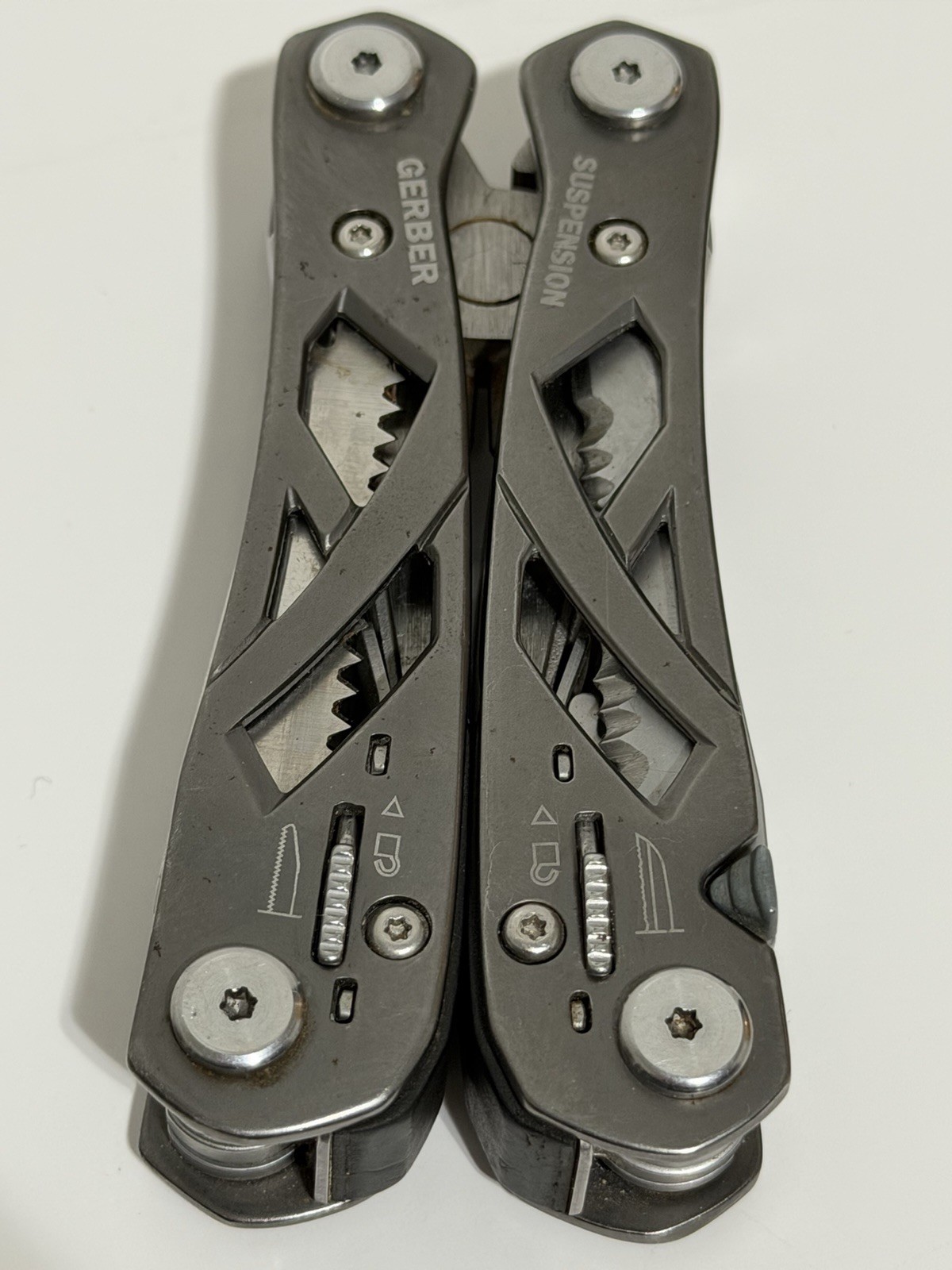 Gerber Knife Multi 9 Tool Blades On Suspension Folding Pliers With Nylon Pouch