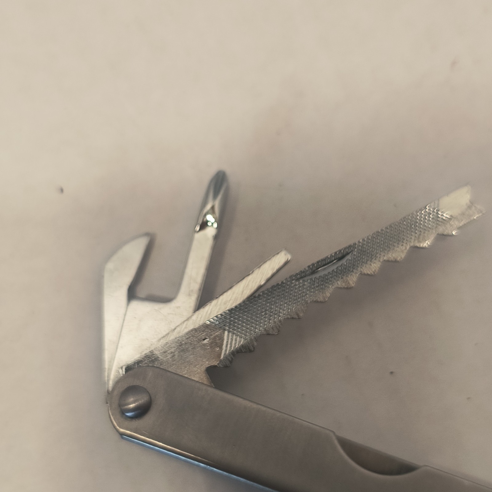 Harley-Davidson Stainless Steel 7-in-1 Multi-Tool Pliers Knife 2in Blade