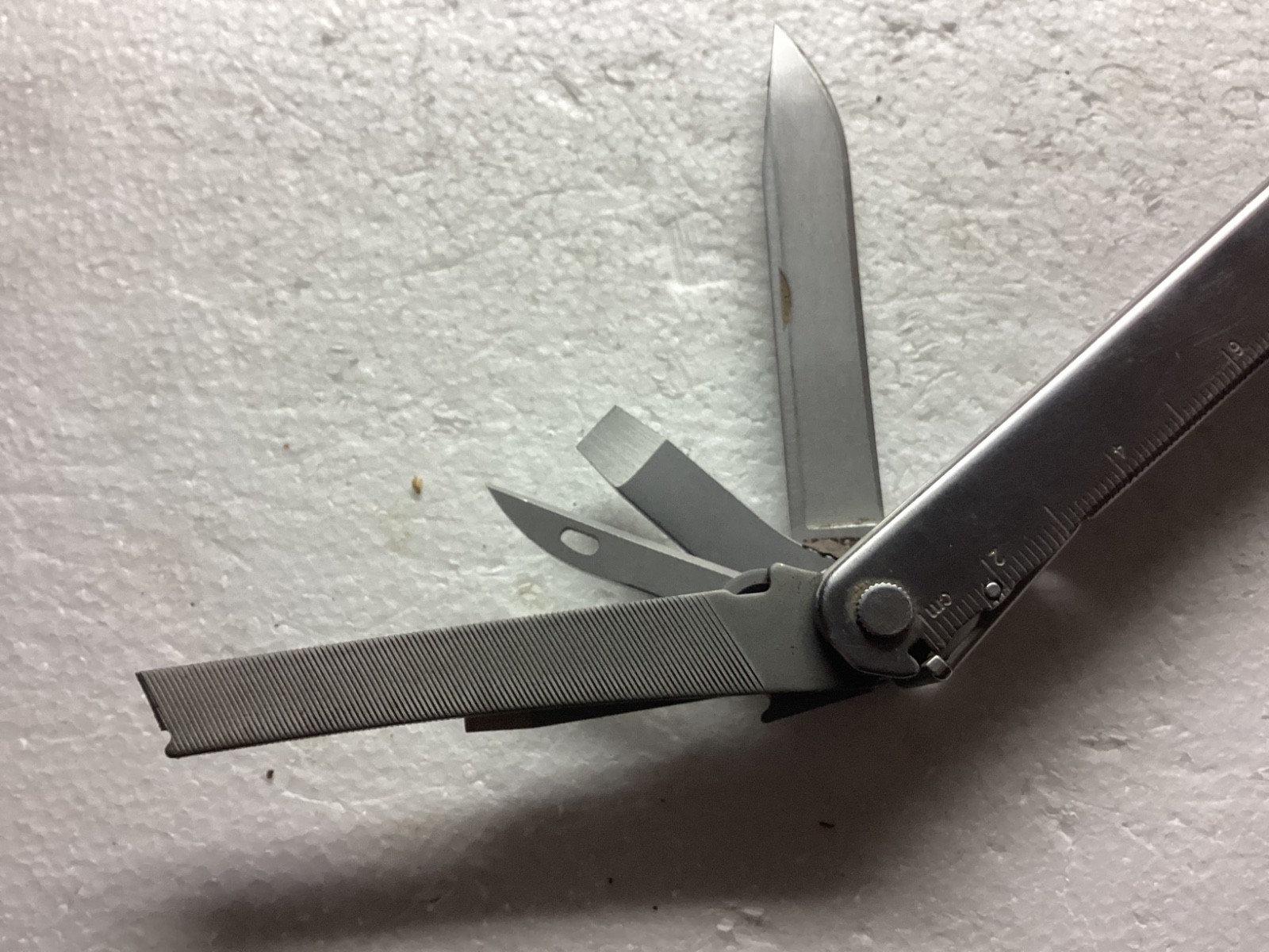 VINTAGE LEATHERMAN CORE MULTITOOL with nylon case.