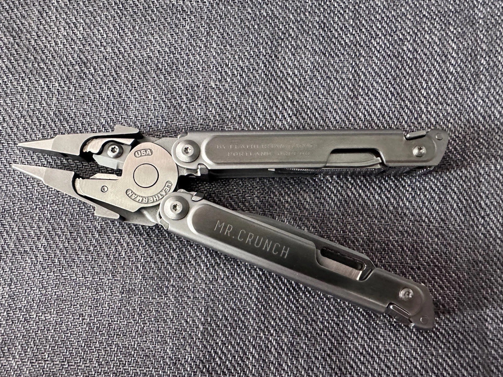 Leatherman Mr. Crunch Garage Edition Batch 001