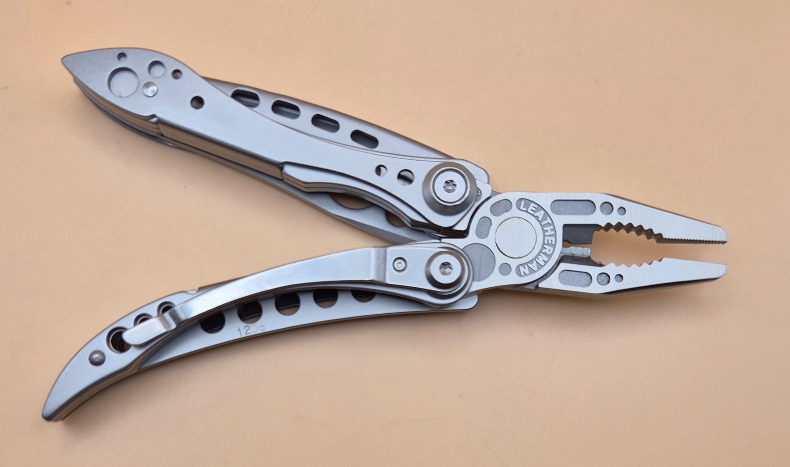 RARE Leatherman RETIRED FREESTYLE Multi-tool Good Condition (004)