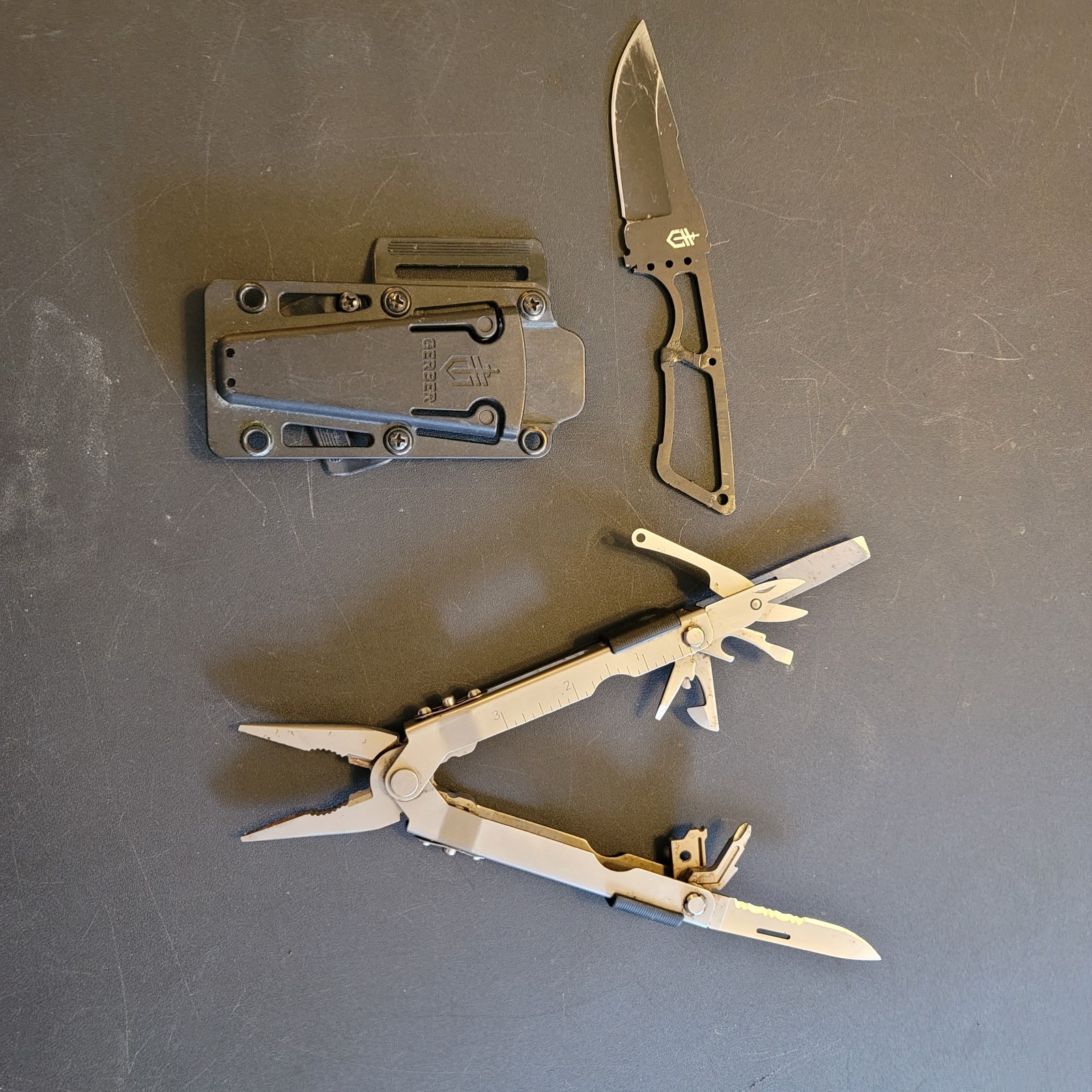 Gerber Multitool And Fixed Blade Lot