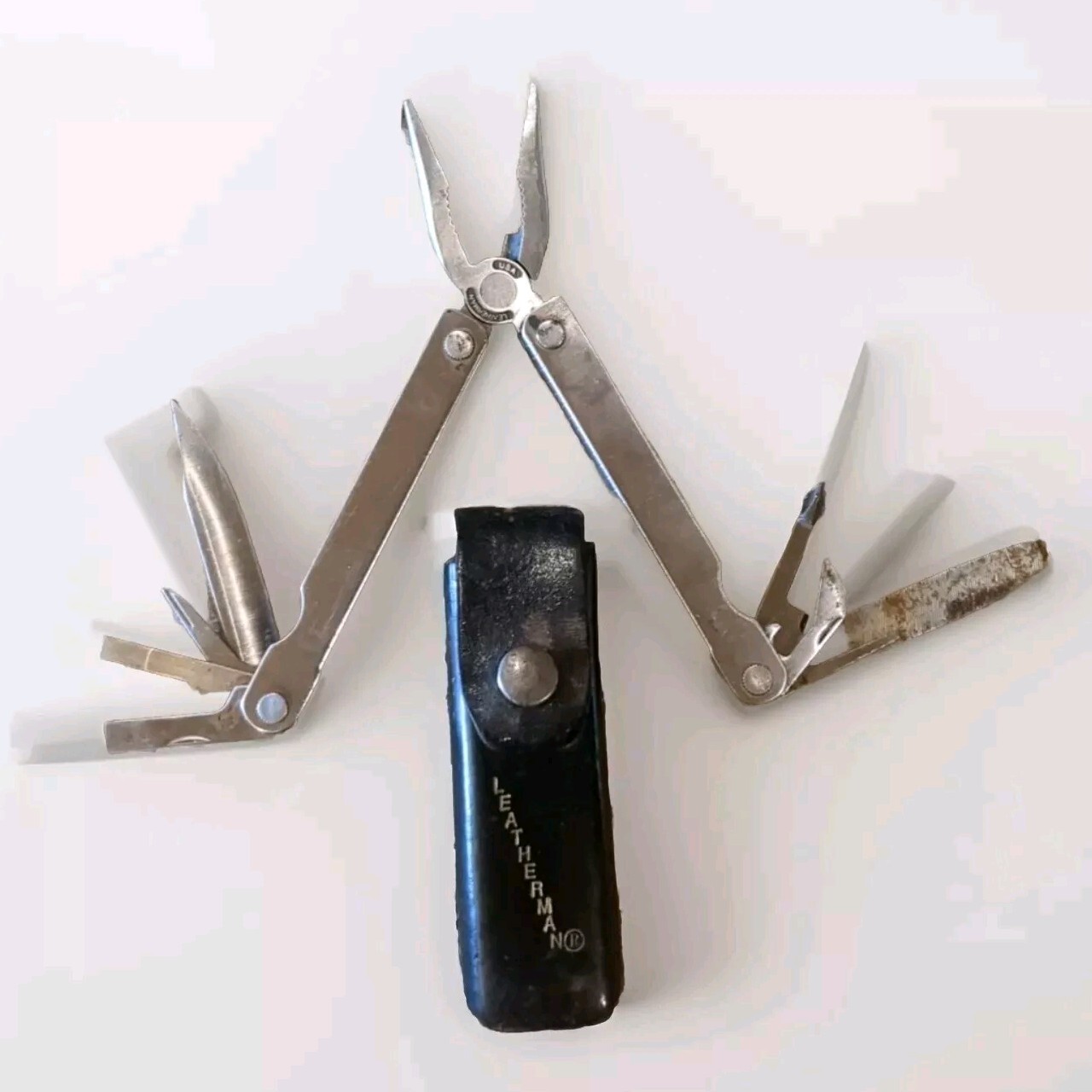 Original Pre- 1992 Leatherman TM 1325473 Multi Tool w Leather Sheath for Belt