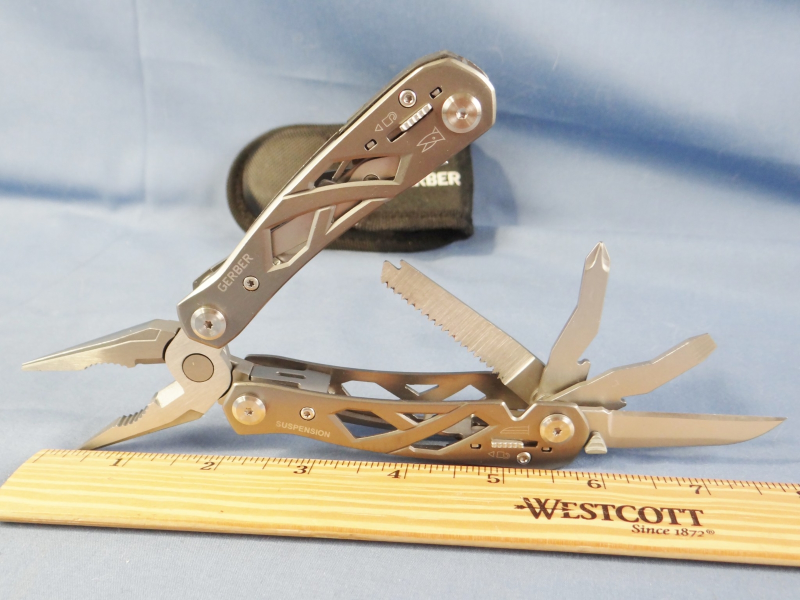 Gerber Suspension Multi Tool Pliers Knife Saw Scissors Screwdriver Camping MINT