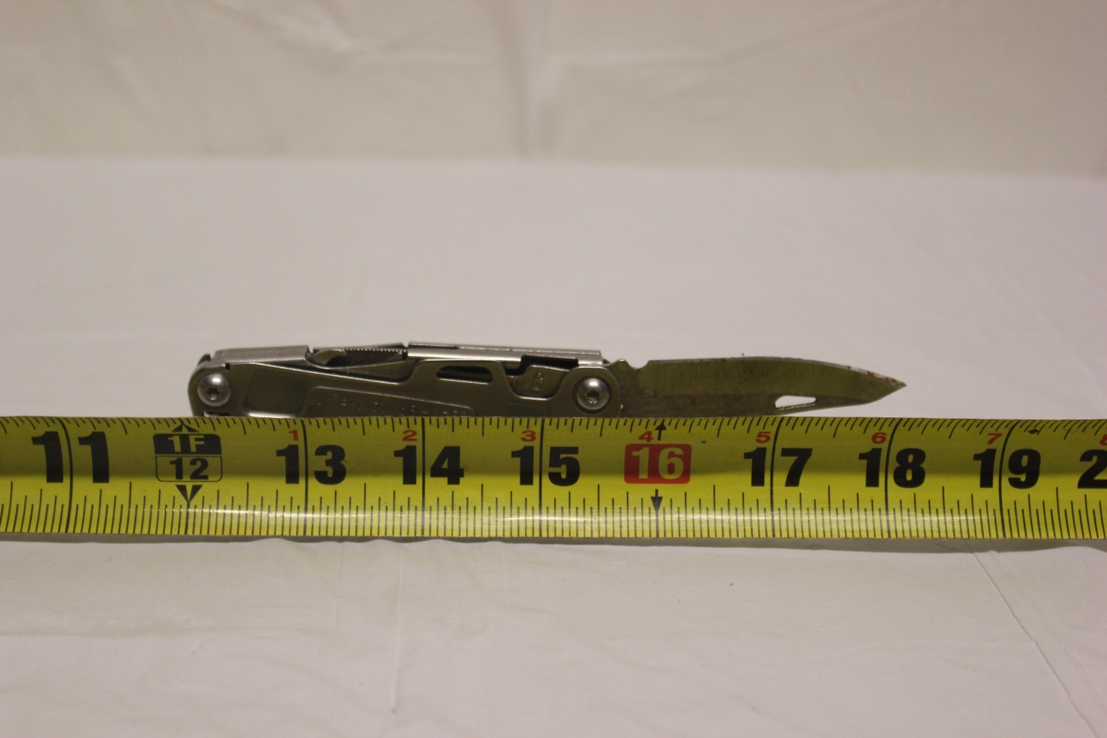 Leatherman Rev 3.8″ Multi-Tool, Stainless E2B1