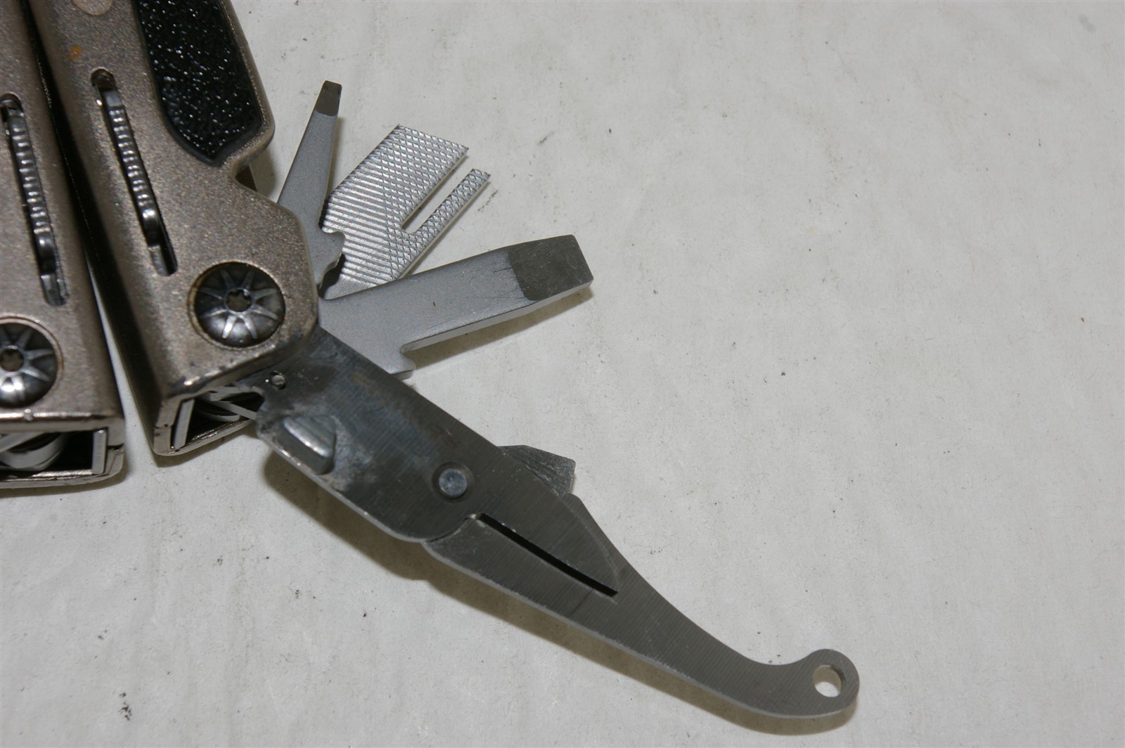Gerber MP800 Urban Legend Multi-Tool Multi-Plier Stainless Silver PLEASE READ!