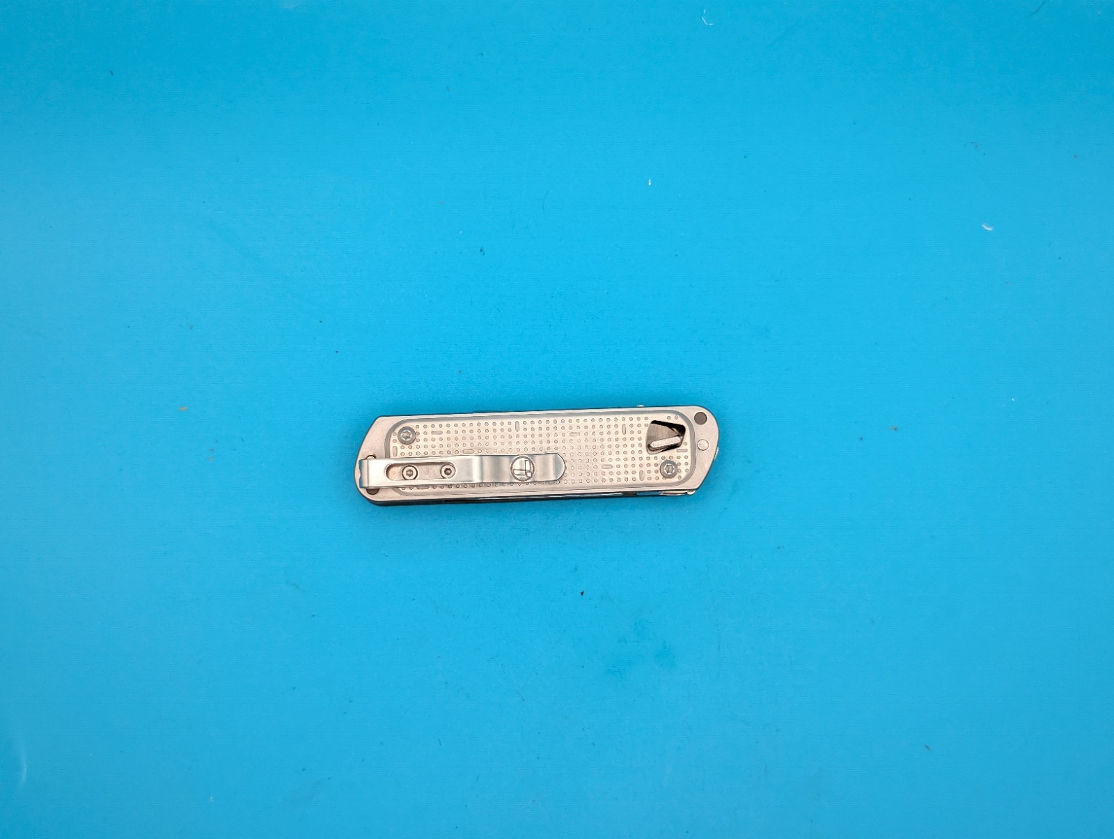 Leatherman FREE T4 Pocket Knife Multi-tool! SILVER! RETIRED! *O-BASF*