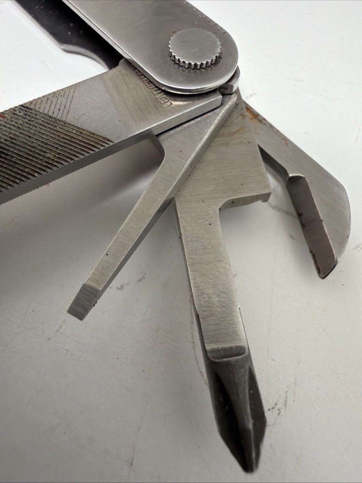 Leatherman Multi Tool With Leather Case VTG U.S.A. PST #1325473 *damaged blade
