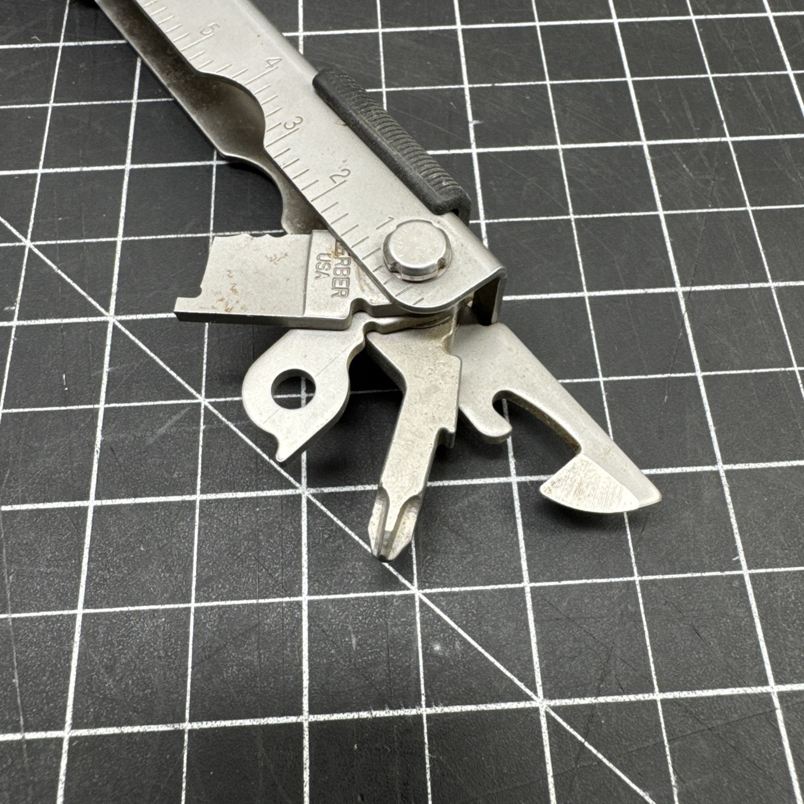 Gerber USA MP 600 Multi-Plier MultiTool Multiplier W/ Sheath D