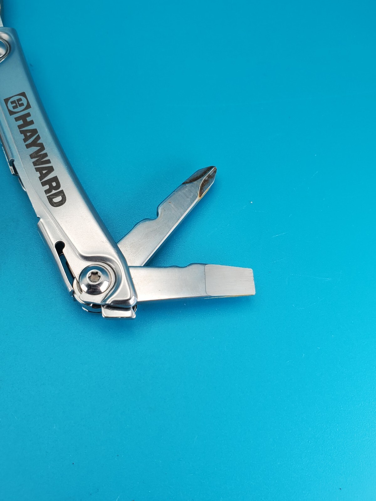 Leatherman Rev 3.8″ Multi-Tool, Stainless! *RUST ON ITEM*