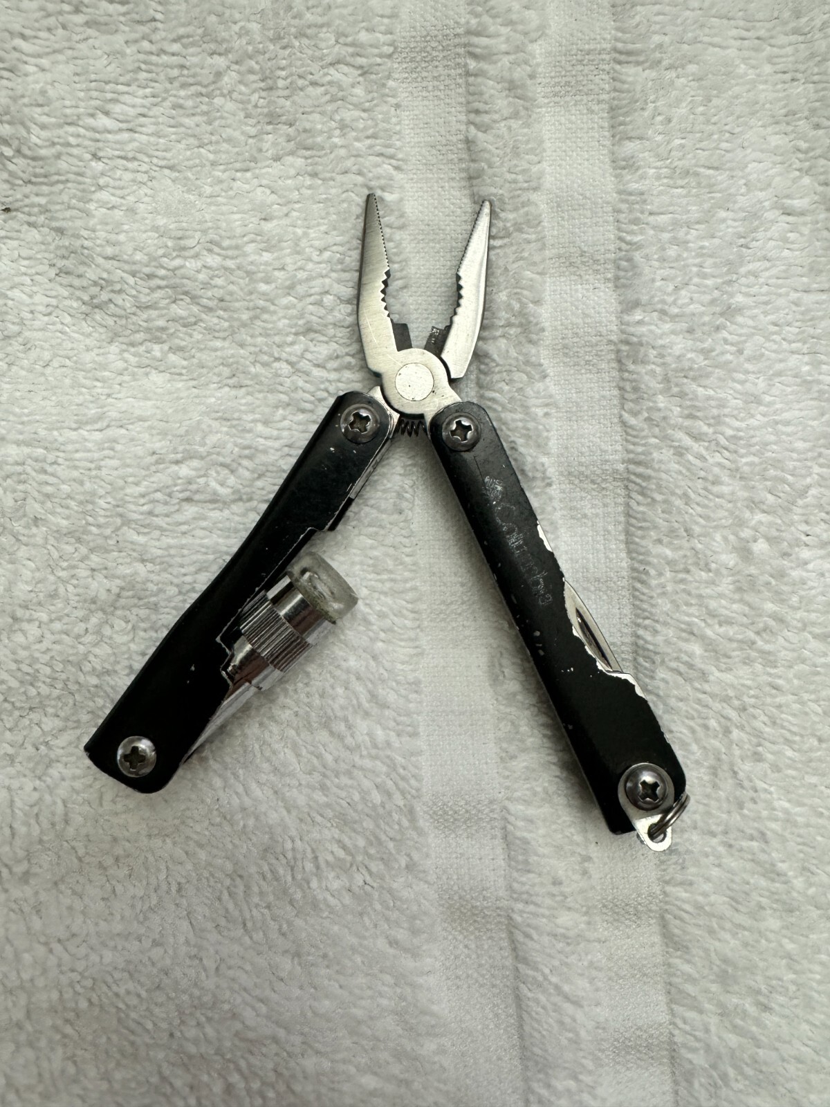 COLUMBIA LED Light 5 Blade Multi-Tool knife pliers saw opener