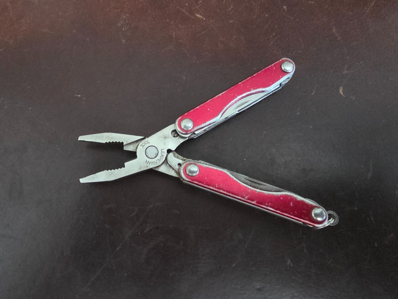 Leatherman Squirt P4 Keychain Pliers Multi-Tool Red 069p