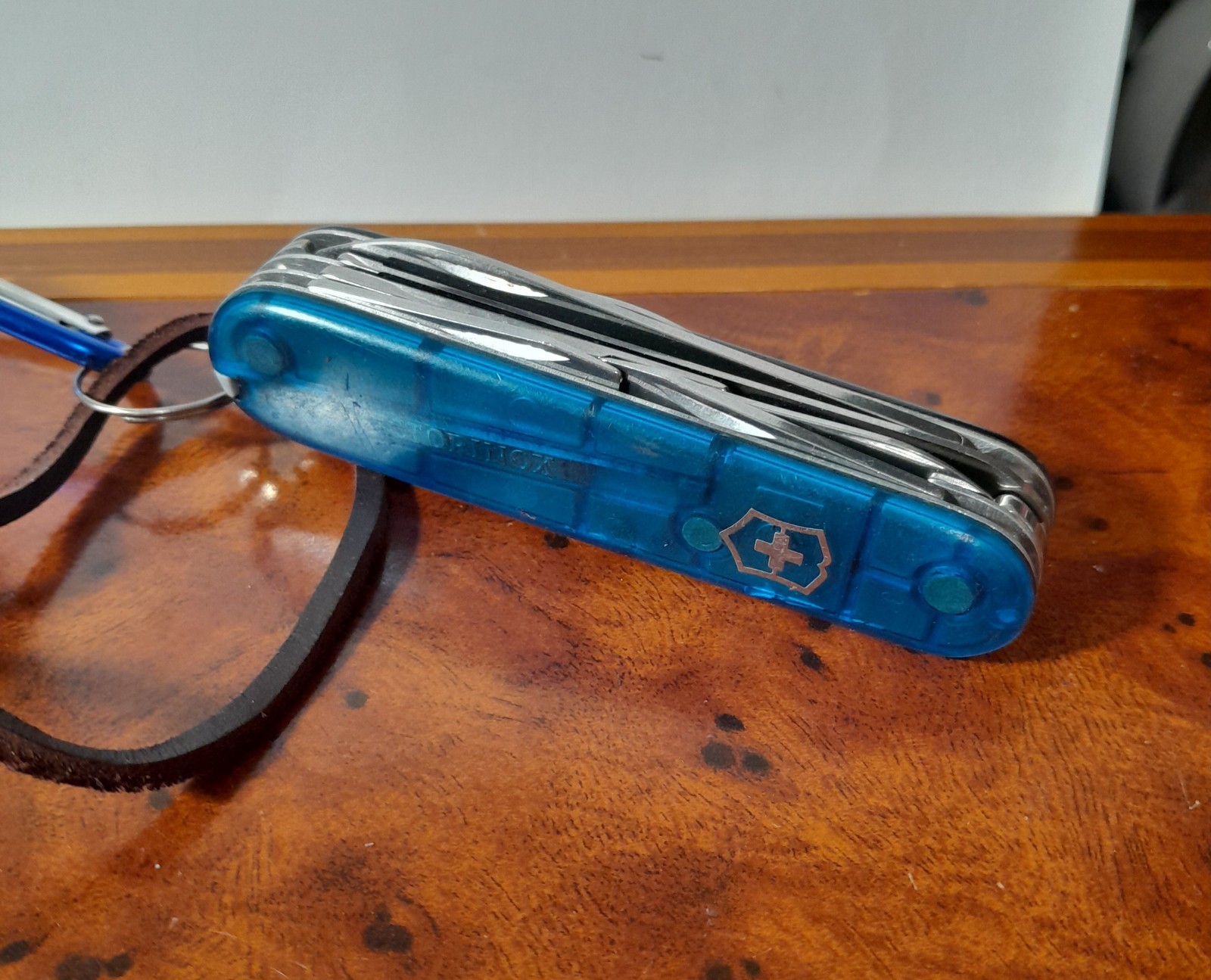 Victorinox Campers Knife, Clear Blue Scales, With Scissors, See Photos Please