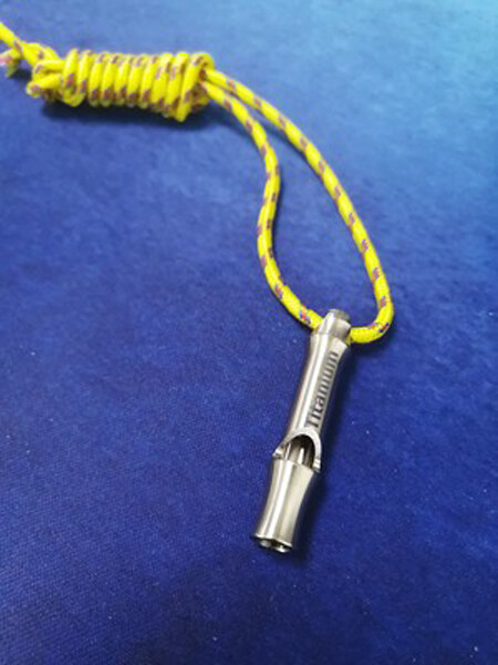 New Small Pure Titanium Whistle Portable EDC Outdoor Training Whistle 50mm/1.97″