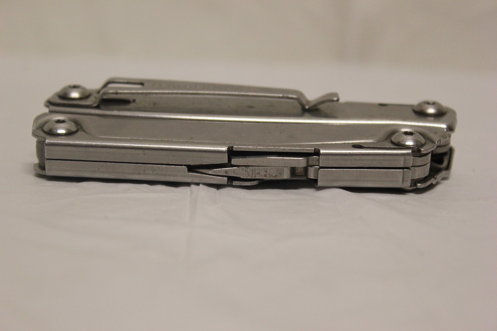Leatherman Rev 3.8″ Multi-Tool, Stainless E2B1