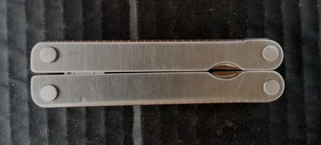 Leatherman Multi Twelve Tool Stainless 4″ No Sheath 2.5″ Blade Excellent + 1985