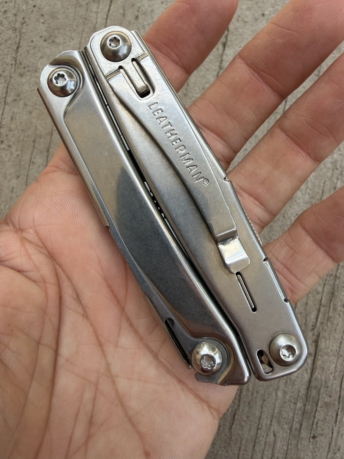 LEATHERMAN BOLSTER MULTIPURPOSE TOOL STAINLESS, 13 TOOLS, EXCELLENT!