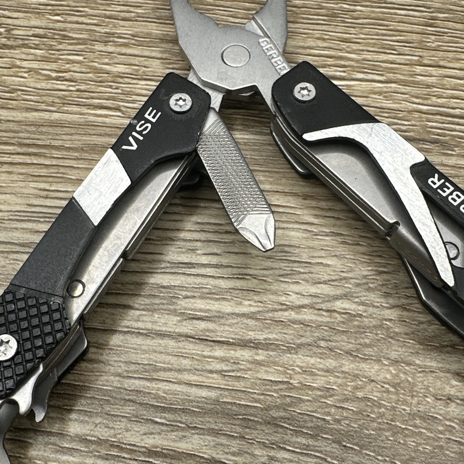 Gerber Vise Multi Tool Multitool Knife Pliers Folding EDC Tool