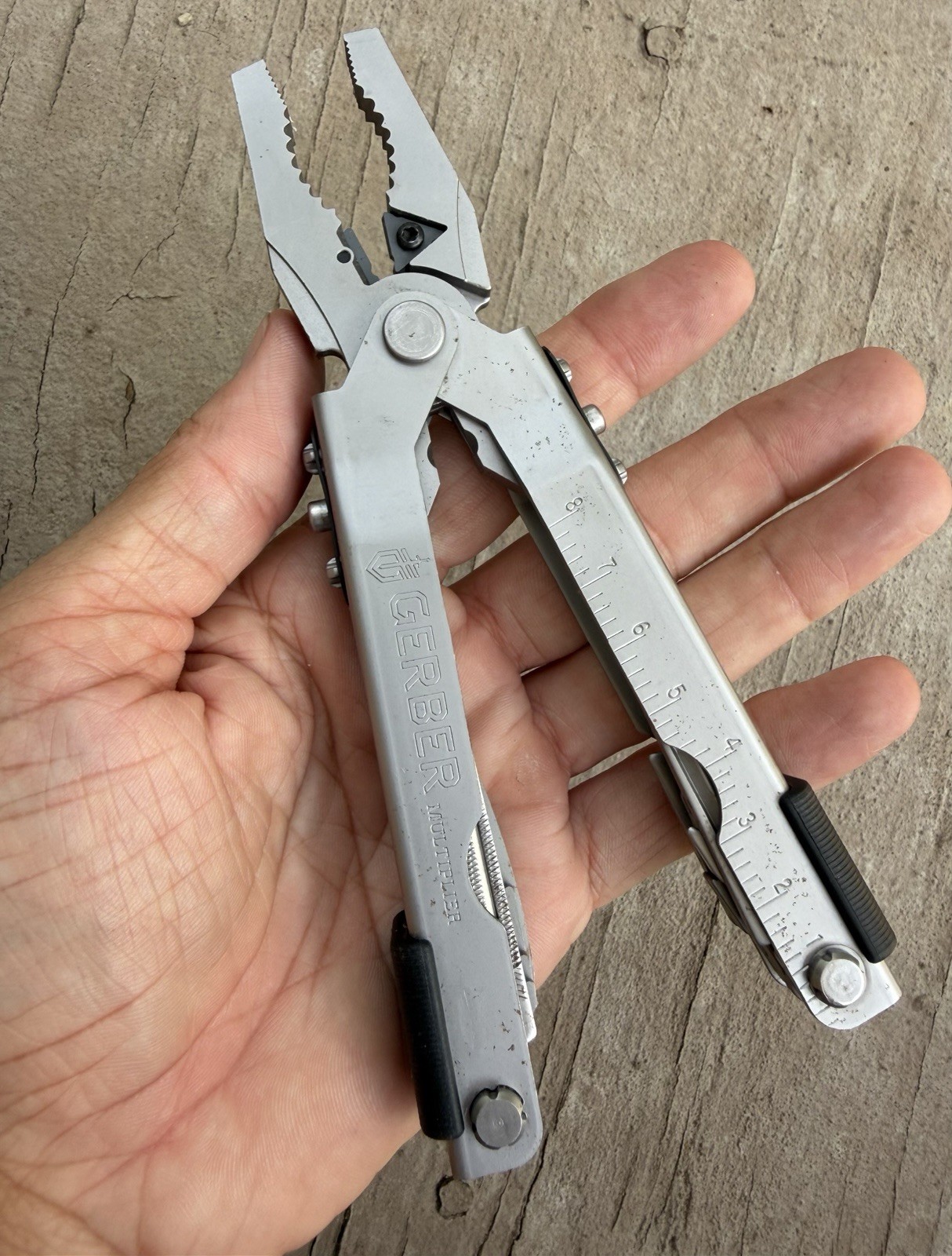 GERBER MP600 BLUNT NOSE SILVER MULTITOOL W/ACU SHEATH, EXCELLENT OVERALL