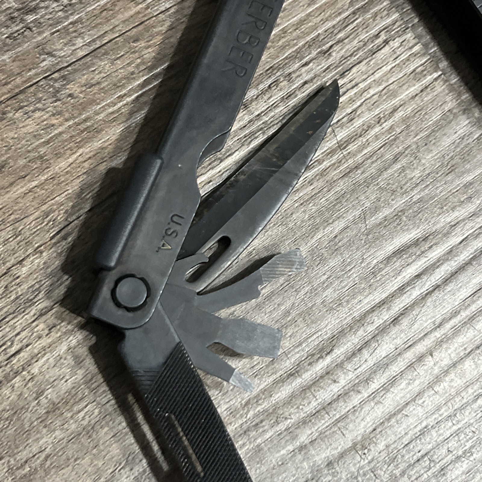 Gerber MP600 Multi Tool U.S. Military Issue! BLACK, DIGITAL CAMO SHEATH