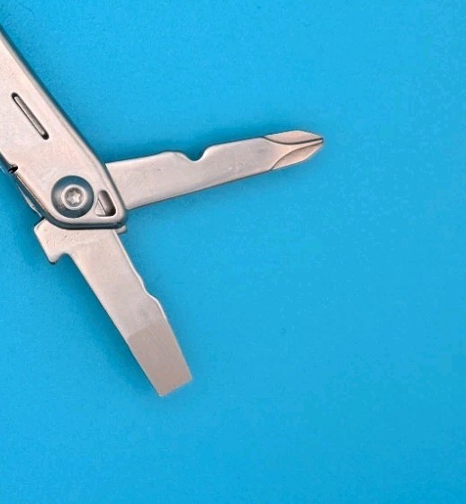 LEATHERMAN WINGMAN MULTI-TOOL! FAST SHIPPING!