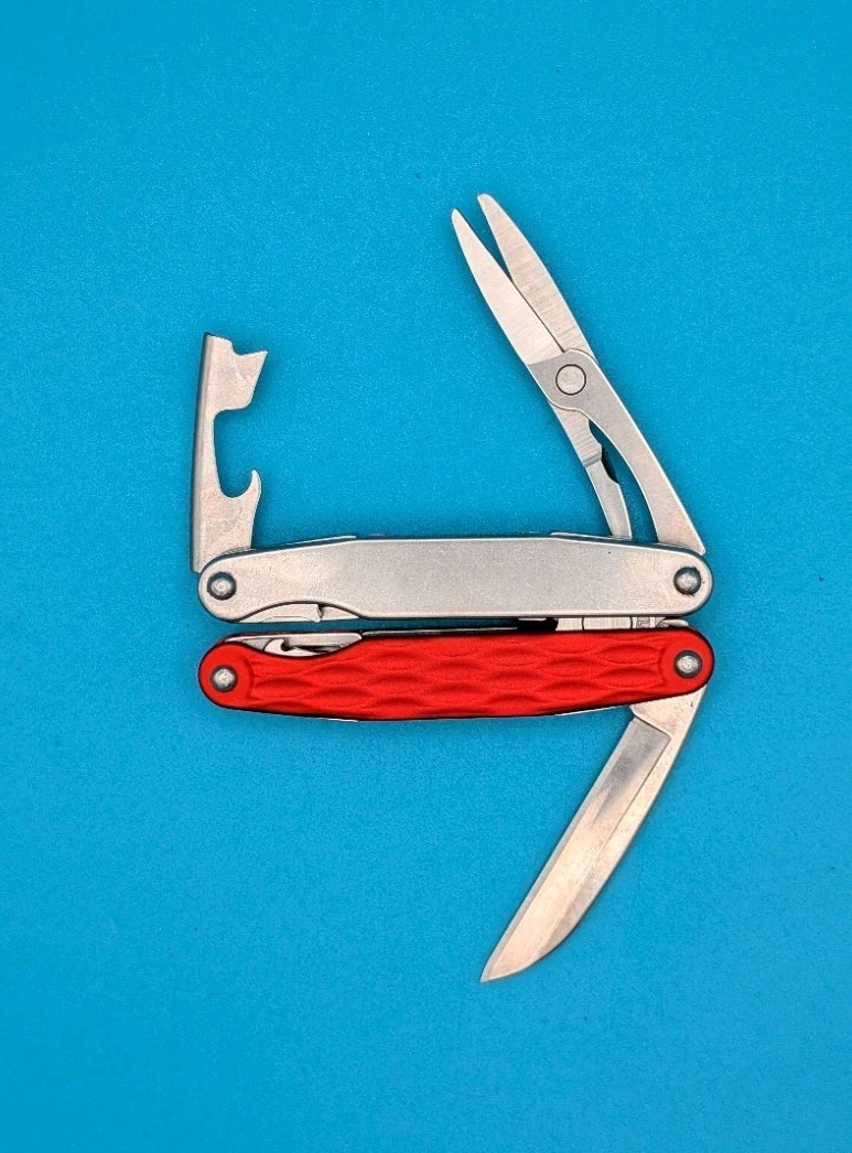 Leatherman Juice S2 Cinnabar Orange Multi Tool! RETIRED! WITH SHEATH!