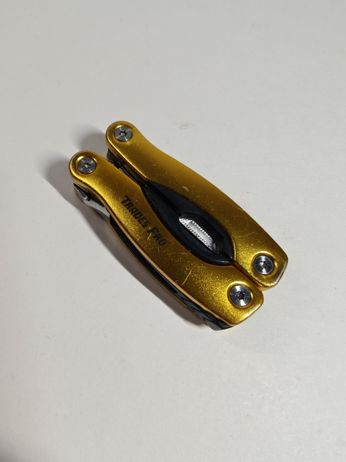 Smith’s & Trades Pro Multi Tool Lot of 2 – Pliers Knife Screwdriver EDC