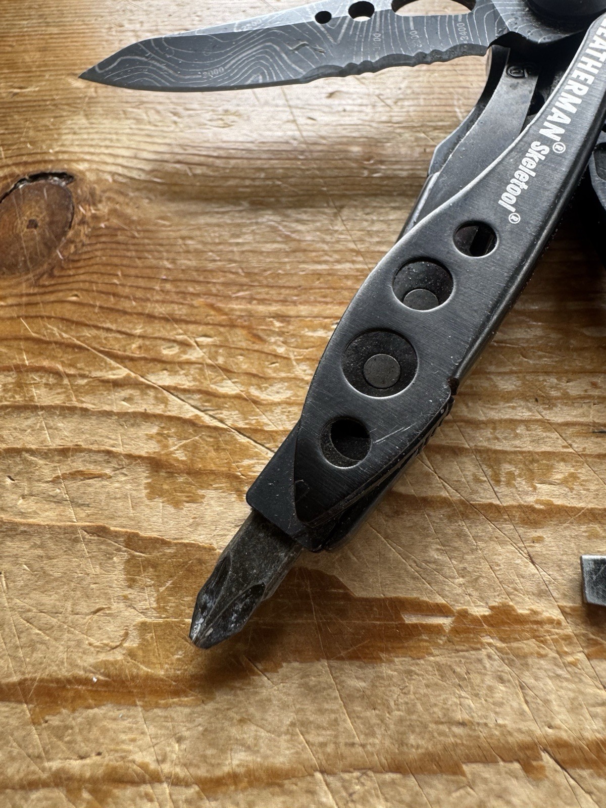 TOPO Leatherman SKELETOOL Multi Tool SERATED Knife-Pliers etc Collector Model
