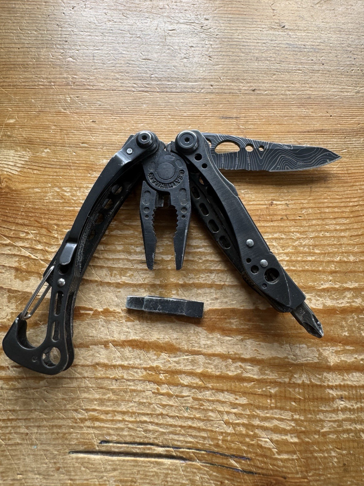 TOPO Leatherman SKELETOOL Multi Tool SERATED Knife-Pliers etc Collector Model