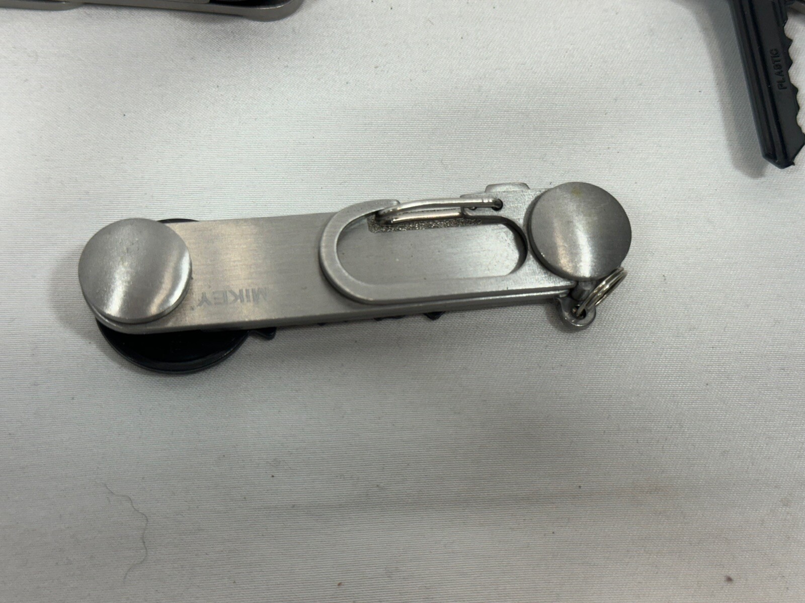 Multi Tool Key Organizer EDC Holds 2-4 Keys, Multi Tool, Screwdriver, Lot Of 6