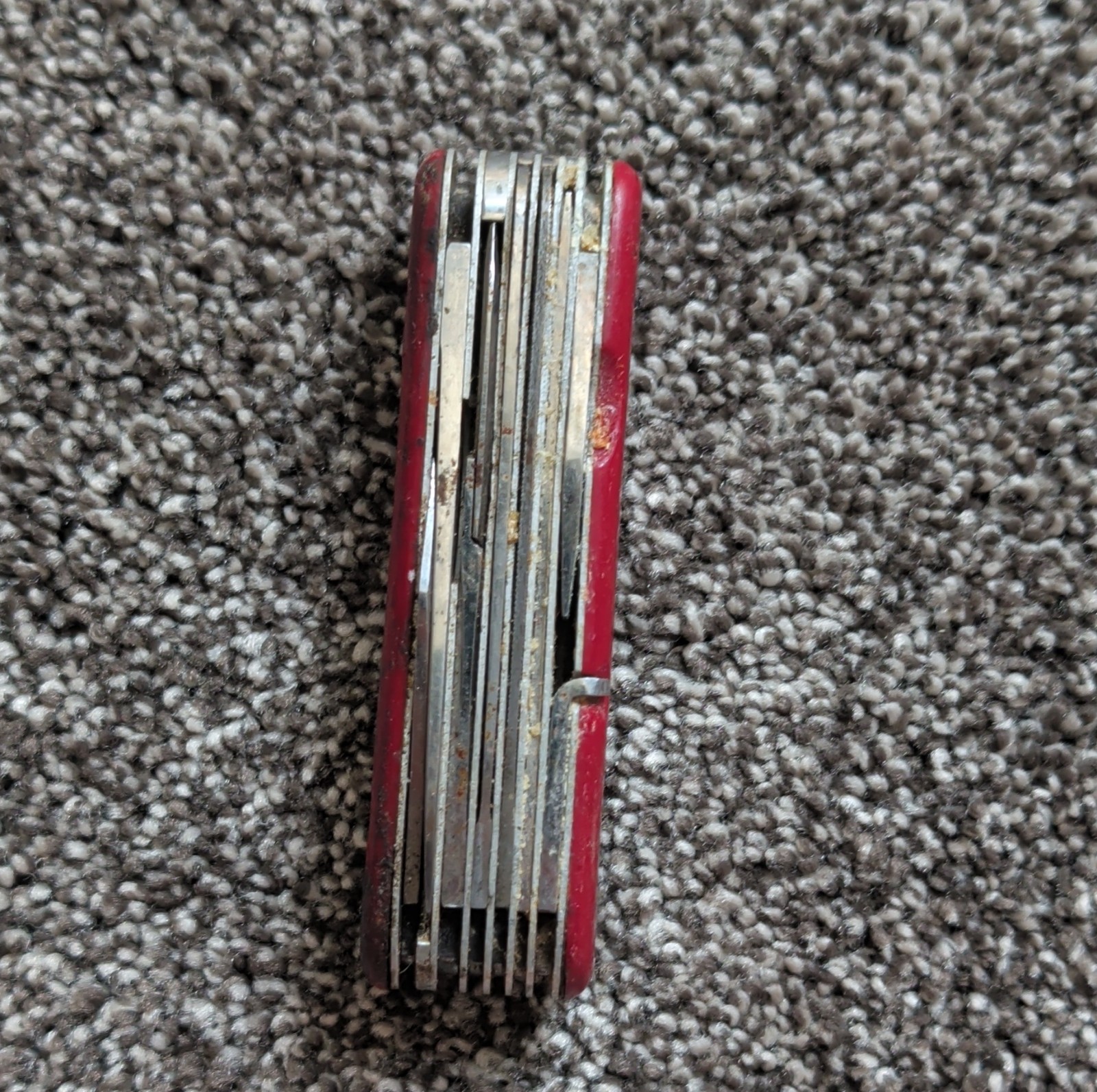 Victorinox Swiss Army Knife Red 11-Tool Multi-Tool 2.5in SS Blade Keyring