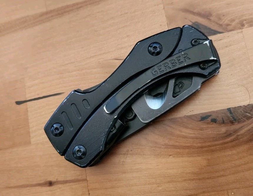 Gerber Crucial Black Multi Tool Multi Plier Carabiner Clip Knife – Great U50
