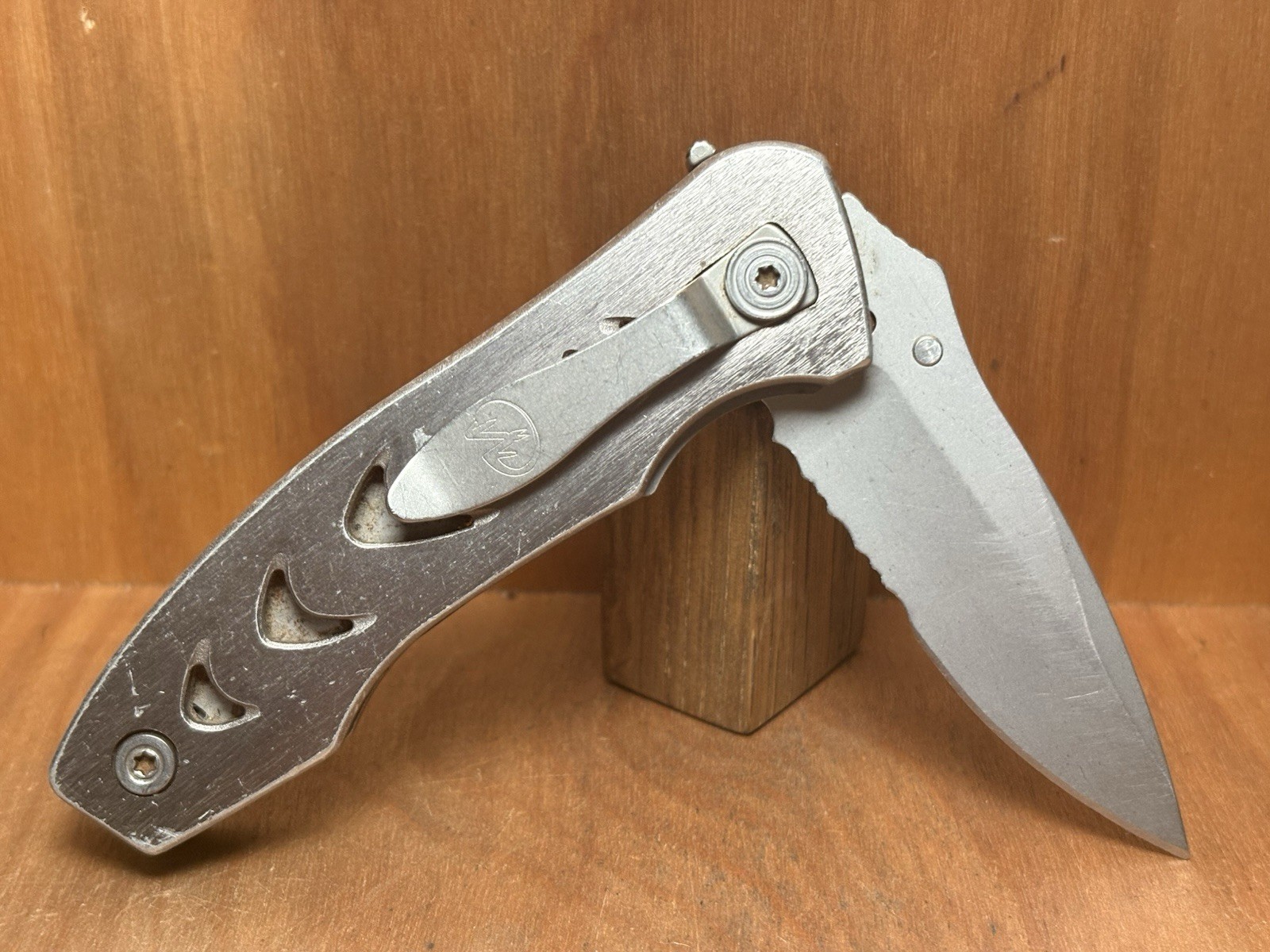 Leatherman C303 420HC Combo Blade Liner Lock Aluminum Handle Carabiner GREAT!