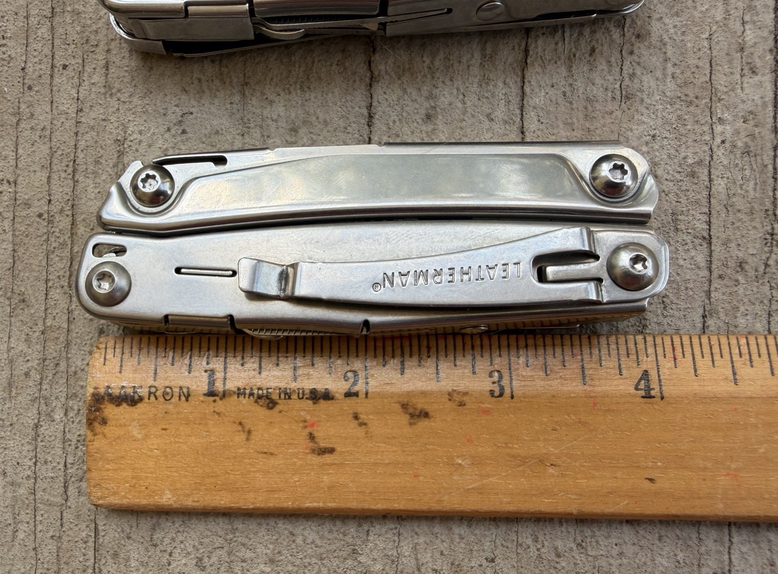 LEATHERMAN BOLSTER MULTIPURPOSE TOOL STAINLESS, 13 TOOLS, EXCELLENT!