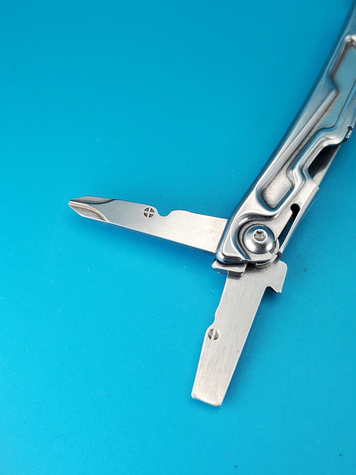 Leatherman Rev 3.8″ Multi-Tool, Stainless!