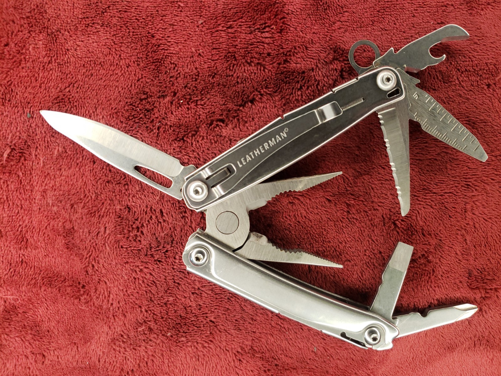 🔪🔪 Leatherman Bolster Multi Tool