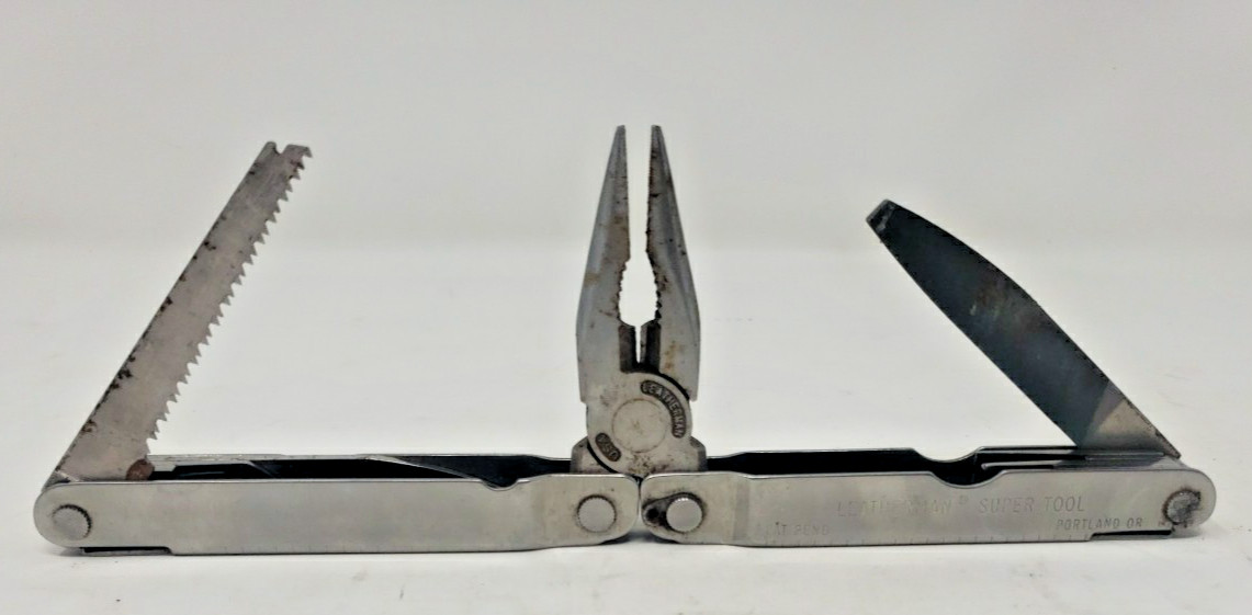 Leatherman Super Tool Multi 11-Tool Supertool Pocket Knife Pliers File Saw