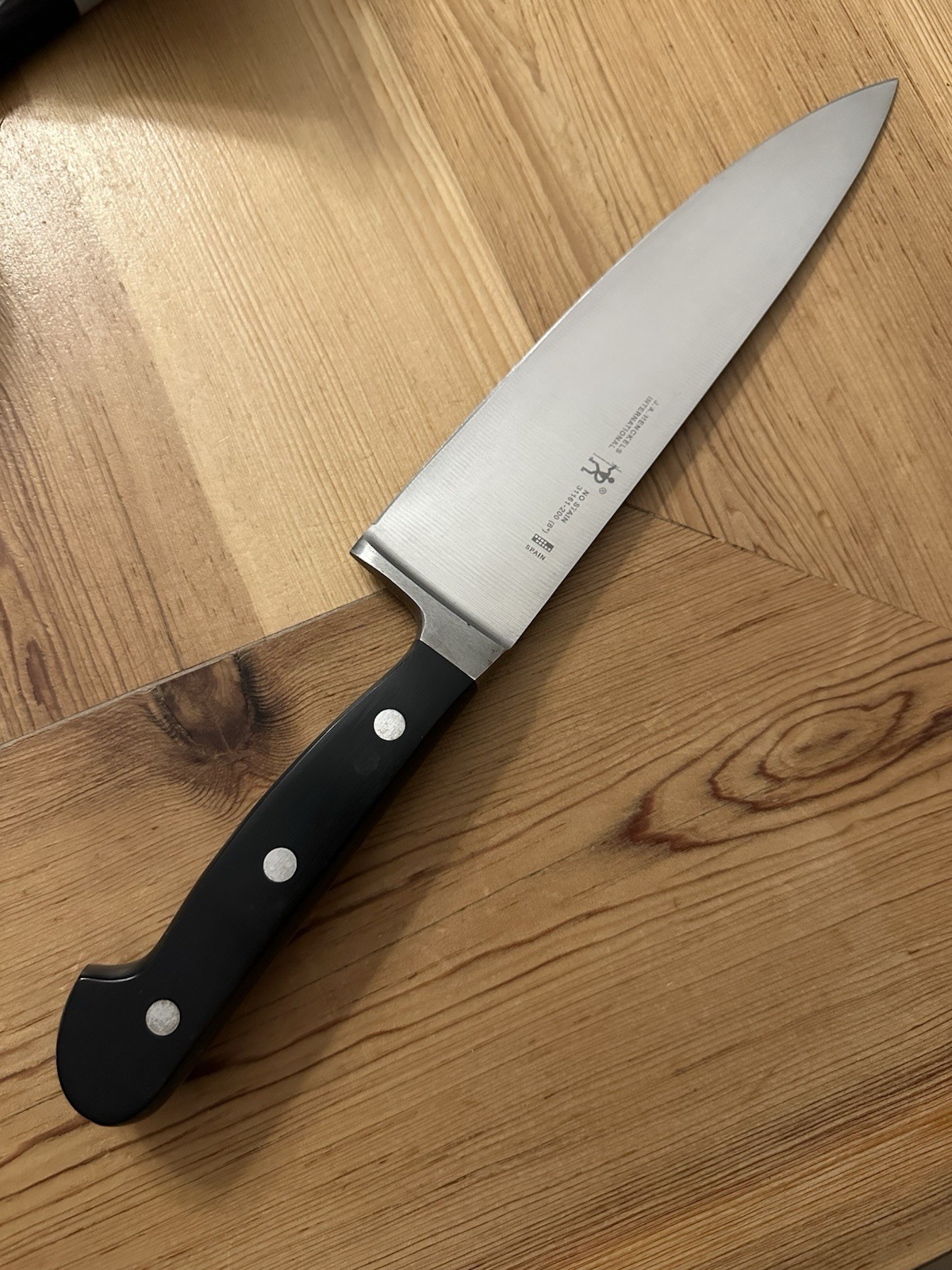 J. A. Henckels International Classic 31161-200 8″ Stainless Chef’s Knife Spain