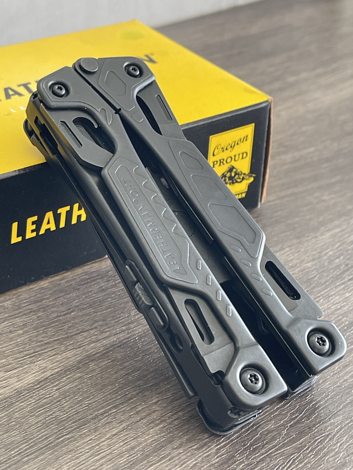 Leatherman OHT black. Rare classic vintage box.