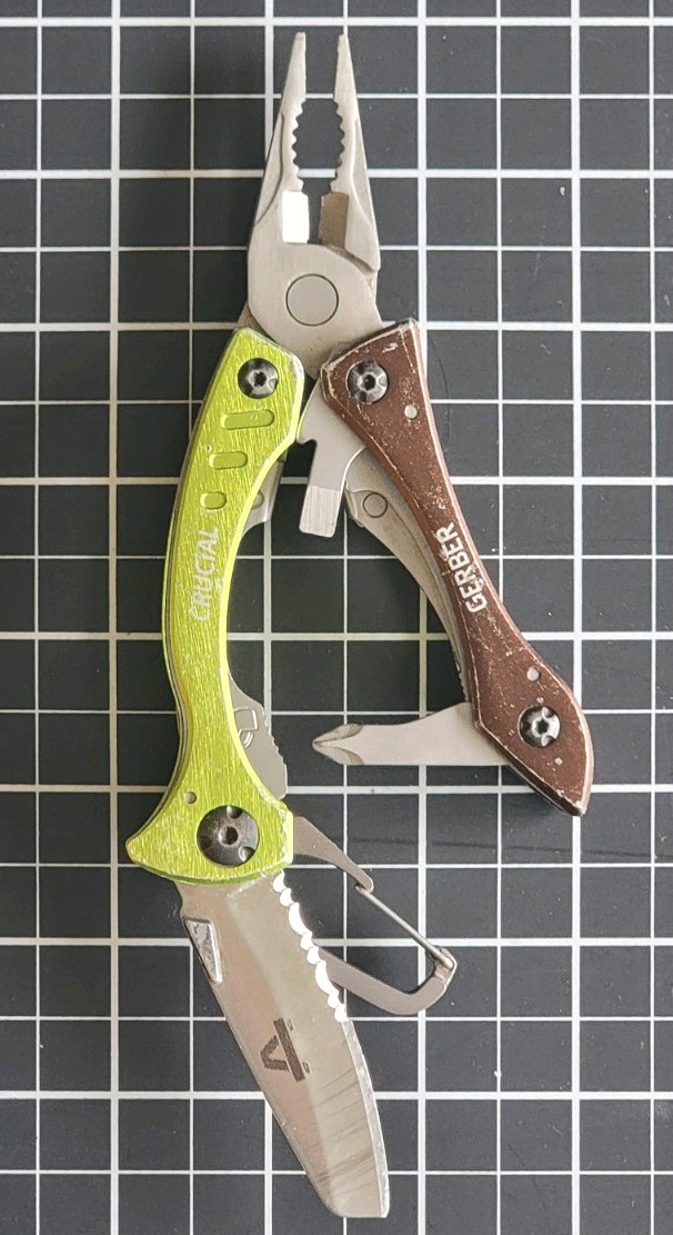 Gerber (3x) CRUCIAL Multi-Tools (1x Green, 2x Brown)